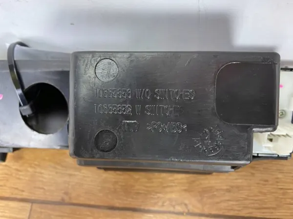 Cinzeiro OEM 10335853PINYA para Chevrolet Corvette C6 image 9