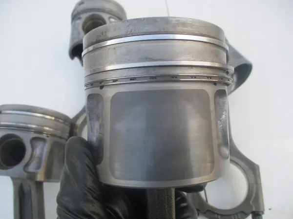 PISTON KIA SORENTO II HYUNDAI SANTA FE 2.2 CRDI image 3