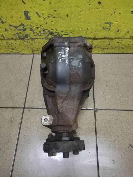 Mercedes W203 1.8 Bakaxel Differential A2033510008 image 2