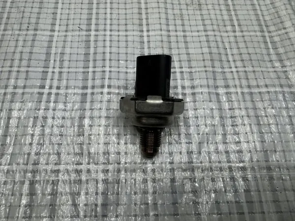 Polttoaineanturi OEM 9833185380 Lancia Ypsilonille image 2