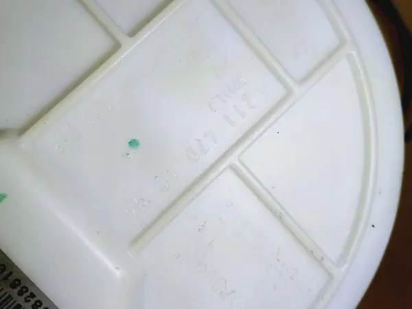 Brandstofpomp Mercedes W211 3.2 CDI A2114701694 image 3