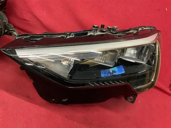 AUDI Q3 FARO LED Izquierdo Derecho Completo OEM image 4