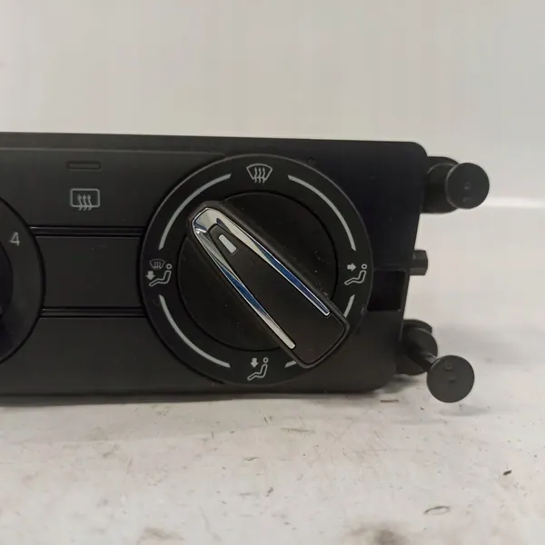 Panneau de Climatisation SKODA FABIA IV 6VA820045B image 3