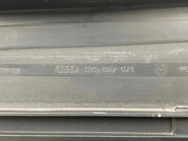 Begagnat Audi OE taklucka OEM 8V5877071 image 9