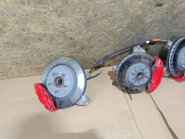 Disques et étriers de frein OEM 4554 pour Corvette C7 image 3