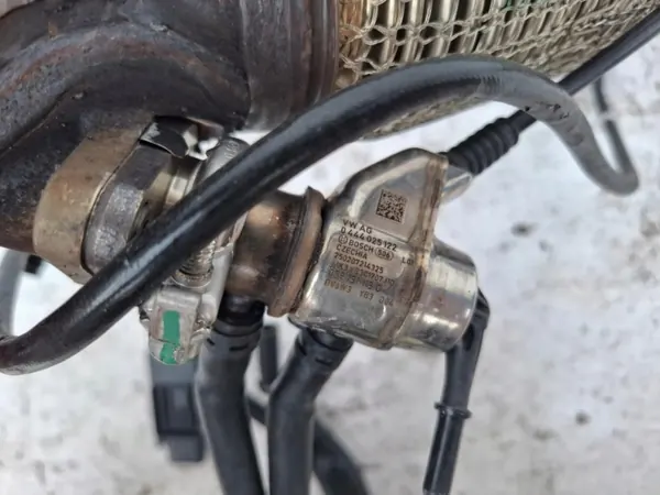 Injecteur AdBlue OEM 059131113G Complet image 4