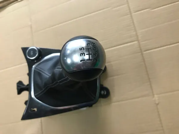 Växelspakshylsa OEM LEWAREK BIEGÓW för Ford Fiesta MK8 image 3