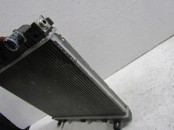 Radiateur d'eau Suzuki Jimny III OEM 4221324040 image 8