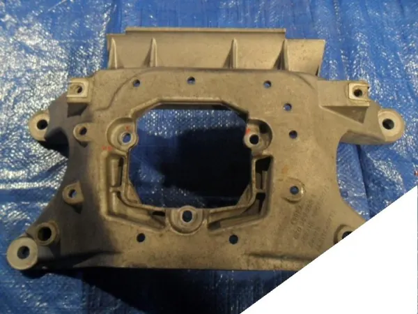 Support de vilebrequin Audi A4 A5 OEM 8K0 399 263 K image 2