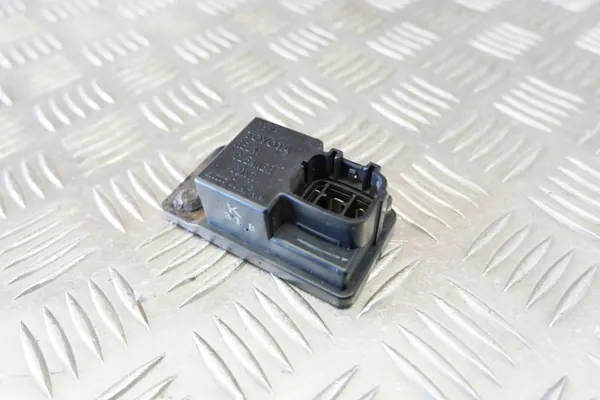 Toyota Relais OEM 8594260020 voor Land Cruiser 120 image 2