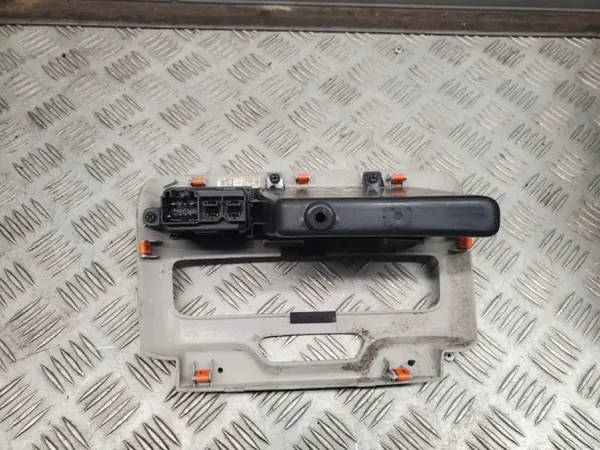 Port USB OEM 68229840AA pour Chrysler Pacifica 2018 image 4
