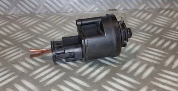 Brandstofffilterverwarmer OEM 7810120 3-pins BMW N47 2.0D image 4