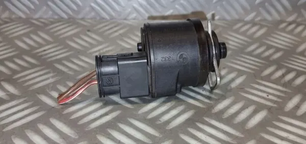 Brandstofffilterverwarmer OEM 7810120 3-pins BMW N47 2.0D image 5