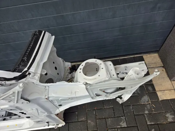 BMW X1 F48 Kotflügel rechts vorne OEM 12722 image 4
