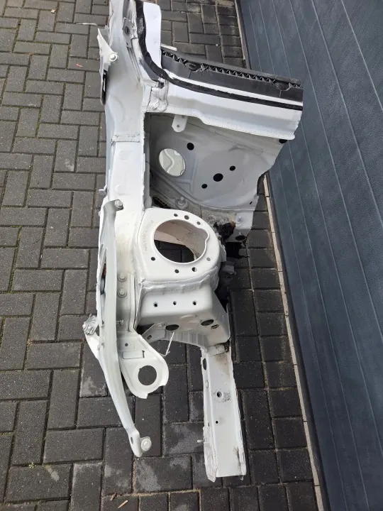 BMW X1 F48 Kotflügel rechts vorne OEM 12722 image 7