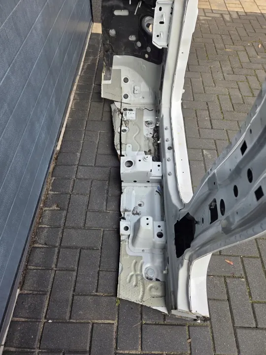 BMW X1 F48 Kotflügel rechts vorne OEM 12722 image 9