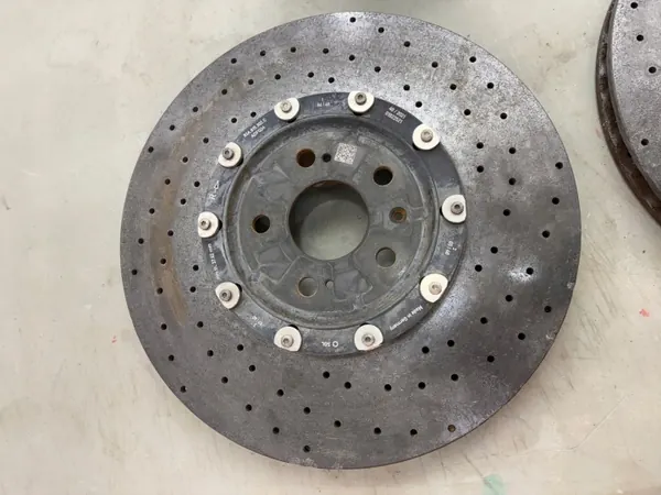 AUDI RS3 8Y Keramisch remset - OEM B2 image 9