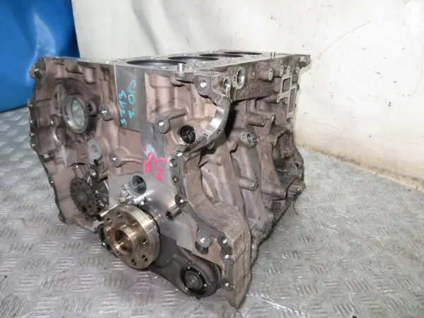 Mercedes W213 2.0D motorblock botten OEM 654920 image 10