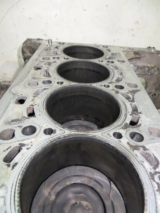 Mercedes W213 2.0D motorblock botten OEM 654920 image 5
