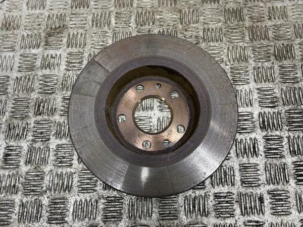 Renault Captur II Taka jarrulevy OEM AMD223244 image 4