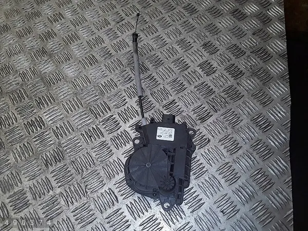 Motor de elevação do porta-malas Jaguar F-Pace 2022 cpla404c10ad image 1