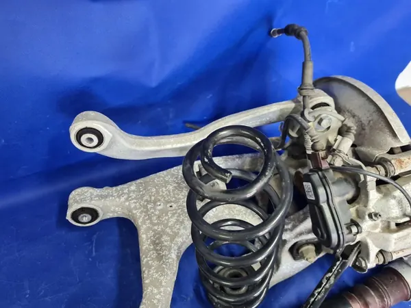 Audi A6 C7 Assemblaggio Giunto Posteriore Sinistro OE 8K0505431AM image 4