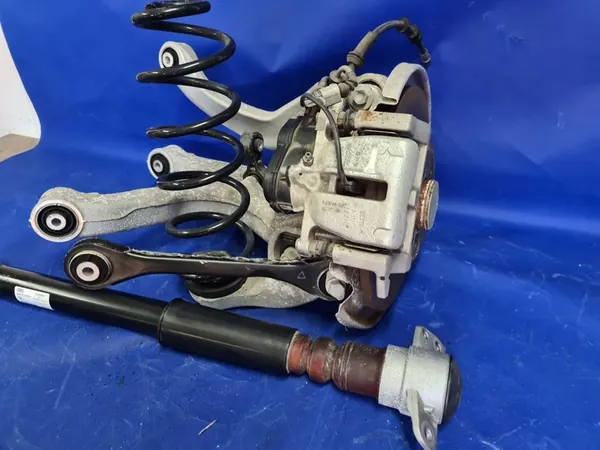 Audi A6 C7 Assemblaggio Giunto Posteriore Sinistro OE 8K0505431AM image 7