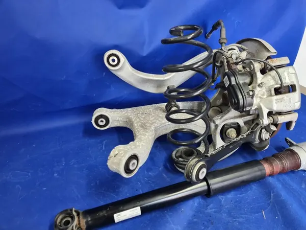 Audi A6 C7 Assemblaggio Giunto Posteriore Sinistro OE 8K0505431AM image 8