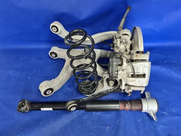 Audi A6 C7 Assemblaggio Giunto Posteriore Sinistro OE 8K0505431AM image 9