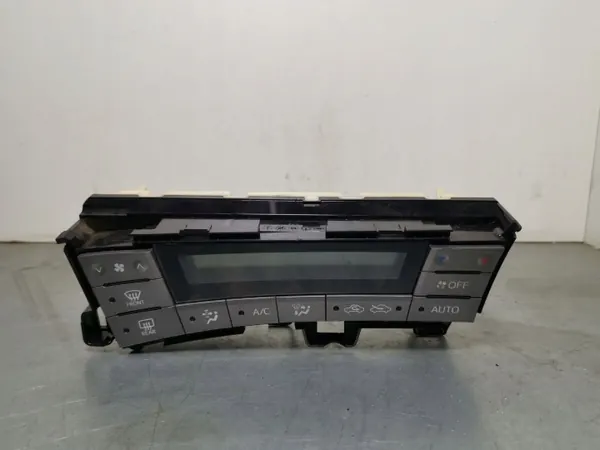 Toyota Prius ilmastointipaneeli OEM FBZ15228 - Käytetty image 2