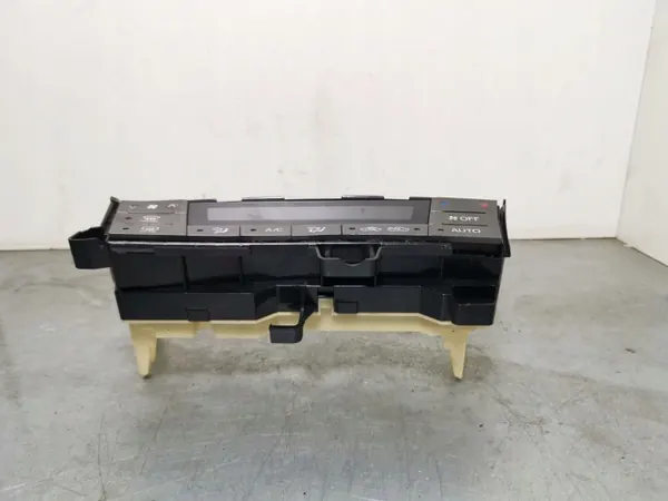 Toyota Prius ilmastointipaneeli OEM FBZ15228 - Käytetty image 3