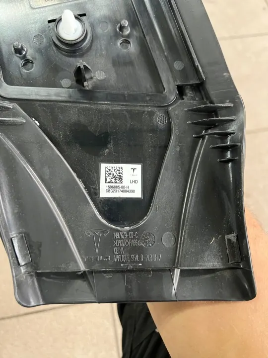 Tesla Model Y Linker Pilaarcamera Afdekking OEM 1506885-00-H image 4