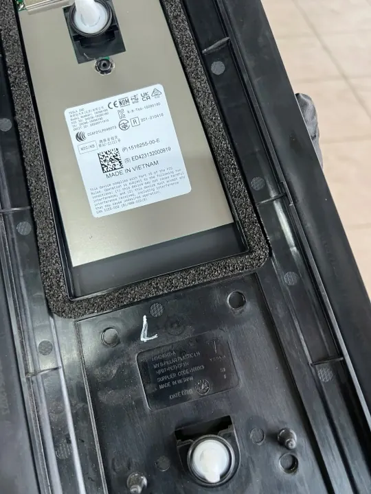 Tesla Model Y Linker Pilaarcamera Afdekking OEM 1506885-00-H image 5