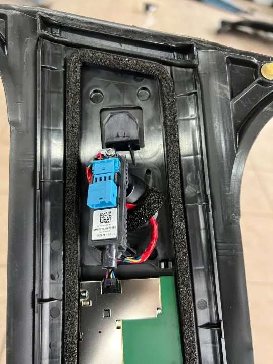 Tesla Model Y Linker Pilaarcamera Afdekking OEM 1506885-00-H image 7