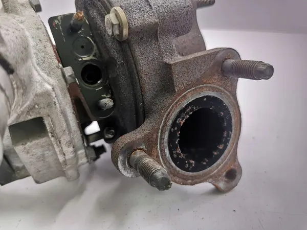 Turbo Toyota Auris 150 2012 OEM 172010N042 image 6