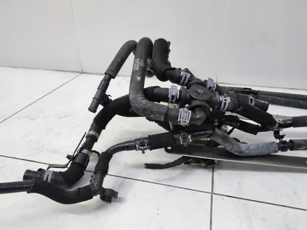 Ensemble de vanne de contrôle de l'eau Audi Q8 E-Tron image 10