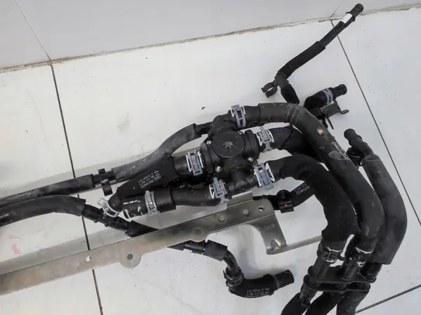 Ensemble de vanne de contrôle de l'eau Audi Q8 E-Tron image 3