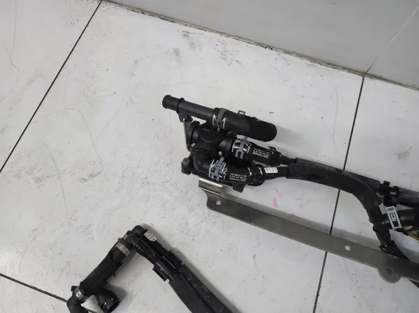 Ensemble de vanne de contrôle de l'eau Audi Q8 E-Tron image 4