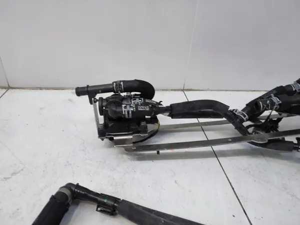 Ensemble de vanne de contrôle de l'eau Audi Q8 E-Tron image 5