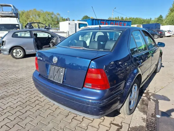 VW JETTA BORA GOLF 2.0 BENSIINI 115HV AZG AVH image 4