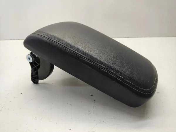 Accoudoir Mercedes-Benz A W176 2017 OEM 1246042 image 3