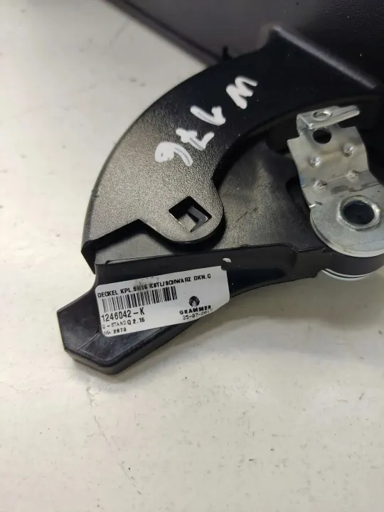 Accoudoir Mercedes-Benz A W176 2017 OEM 1246042 image 6