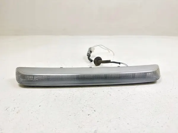 TOYOTA OE 81570-05110 LUZ DE FREIO LED AVENSIS, AURIS image 1