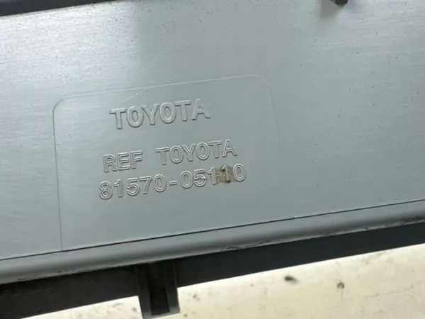 TOYOTA OE 81570-05110 LUZ DE FREIO LED AVENSIS, AURIS image 5