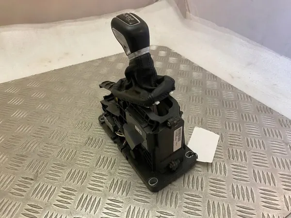 Levier de vitesse Volvo XC90 2018 OEM 31437466 - Occasion image 10