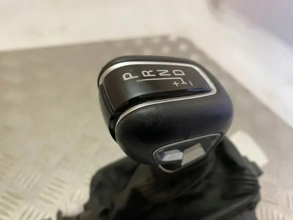 Levier de vitesse Volvo XC90 2018 OEM 31437466 - Occasion image 3