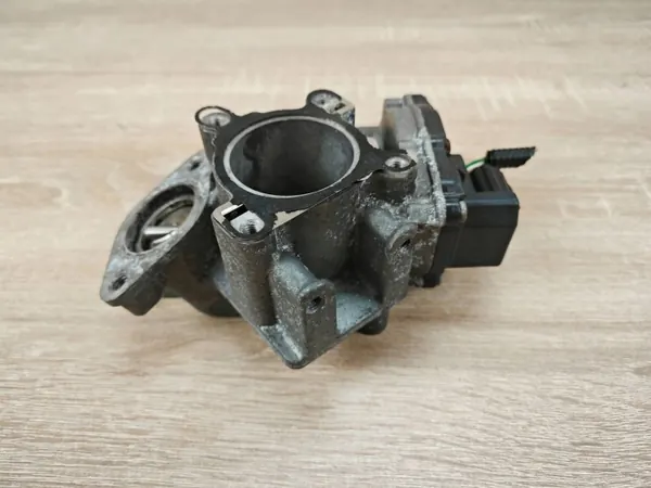 Válvula EGR OEM 147100385R para Laguna III 2.0 DCI image 3