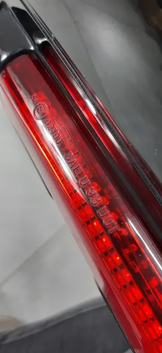 Spoiler Toit Suzuki Jimny avec 3e Feu Stop OEM image 8