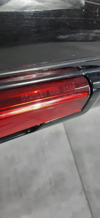 Spoiler Toit Suzuki Jimny avec 3e Feu Stop OEM image 9
