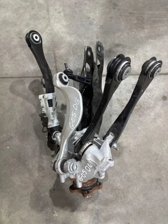 Porte-fusée arrière droit OEM 6876654 pour BMW X5/X6/X7 image 2
